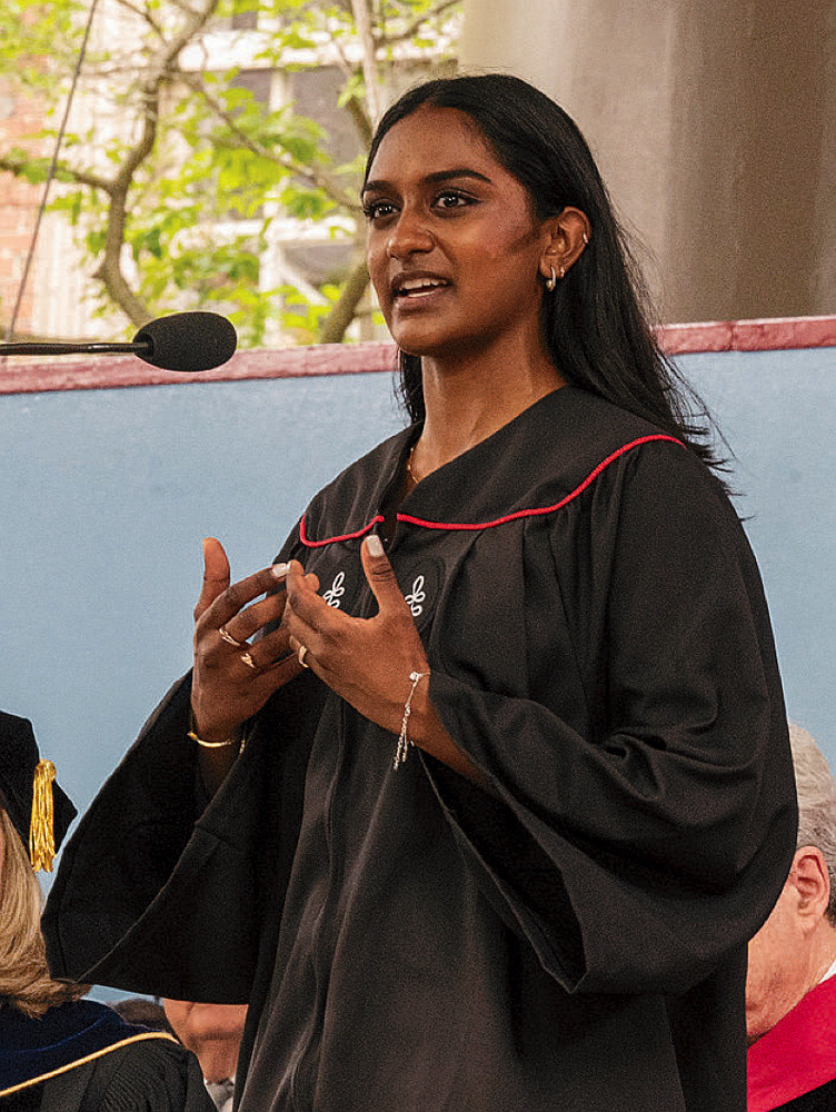 Senior English orator Shruthi Kumar ’24